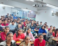 Physics by IITian Santosh Kunal in Kankarbagh, Patna